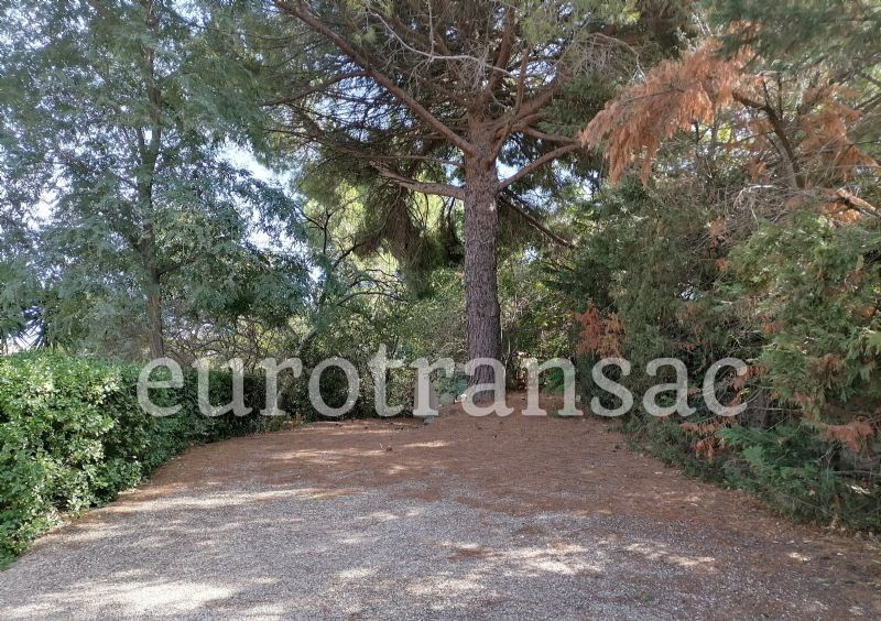 Idéalement situé entre Béziers et Montpellier, magnifique terrain à bâtir de 1821 m²NL25009