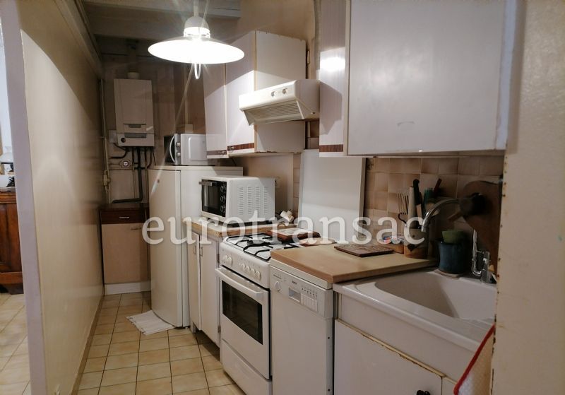 Sur PÉZÉNAS, proche campagne, villa de plain-pied.NL25007