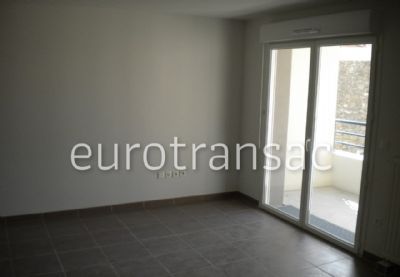SETE - F3 APARTMENT OF 62M² + BALCONY OF 4.70M² - THEATRE AREA - PRIVATE PARKING