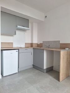 Location Appartement 1 pièce 22 m² Clermont l'herault (34800)