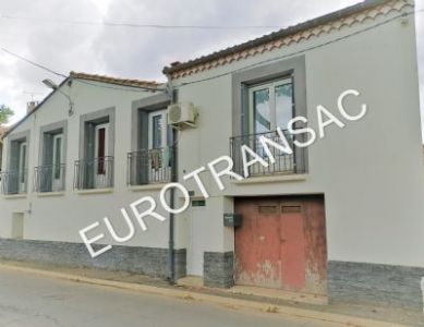Winegrower of 82 m² R+1 with ground floor to convert into living space or apartment.