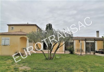 NEZIGNAN L'EVEQUE, cozy and warm villa of 130 m² on 1 plot of 1600 m², quiet.